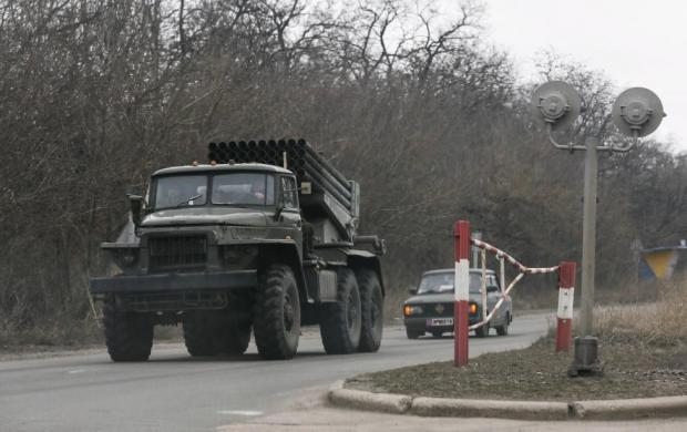 Місія ОБСЄ зафіксувала на окупованій Луганщині заборонені ракетні системи залпового вогню. Фото www.unian.ua