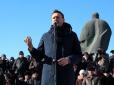 Під час мітингу у Новосибірську Навального закидали яйцями