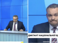 Не стримав емоцій: Ведучий розплакався під час радіодиктанту національної єдності через текст про дім - його житло повністю зруйнували окупанти