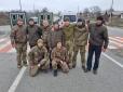 У тому числі захисників Маріуполя і острова Зміїний: З ворожого полону звільнили ще 12 українців (фото, відео)